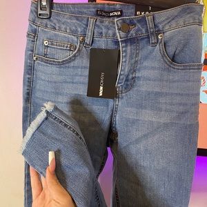 Ankle-ripped Fashion Nova Skinny Jeans